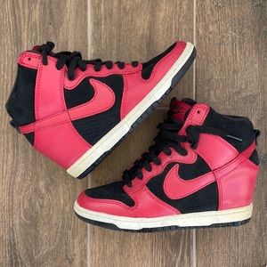 Nike women’s Dunk Sky Hi Essential w/ Hidden Wedge